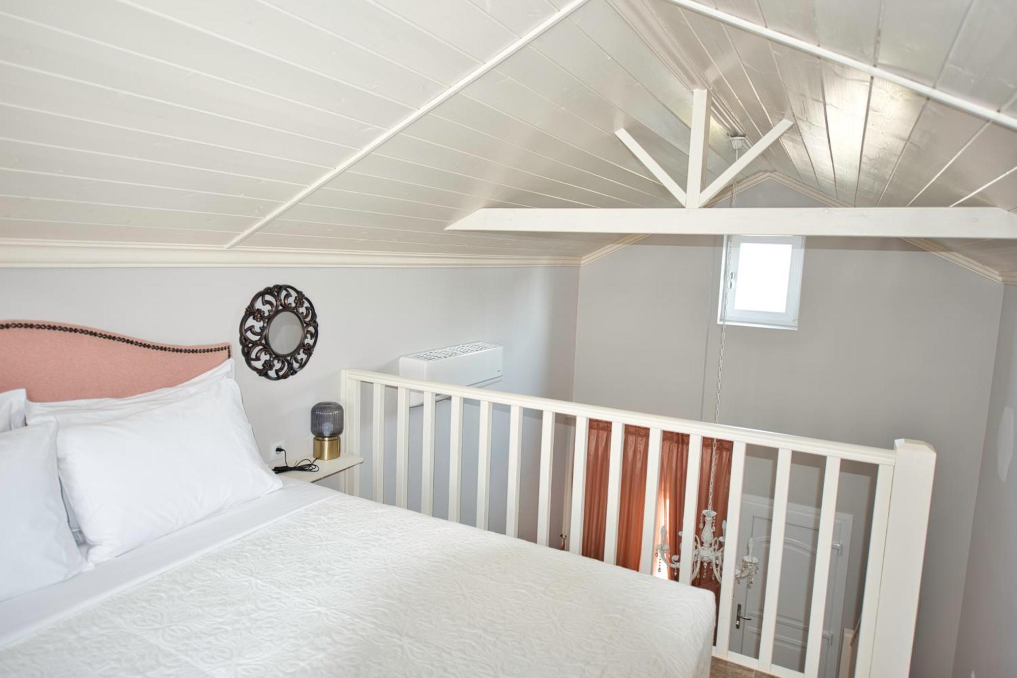 Nafsika Suites (Adults Only) Néa Moudaniá Eksteriør bilde